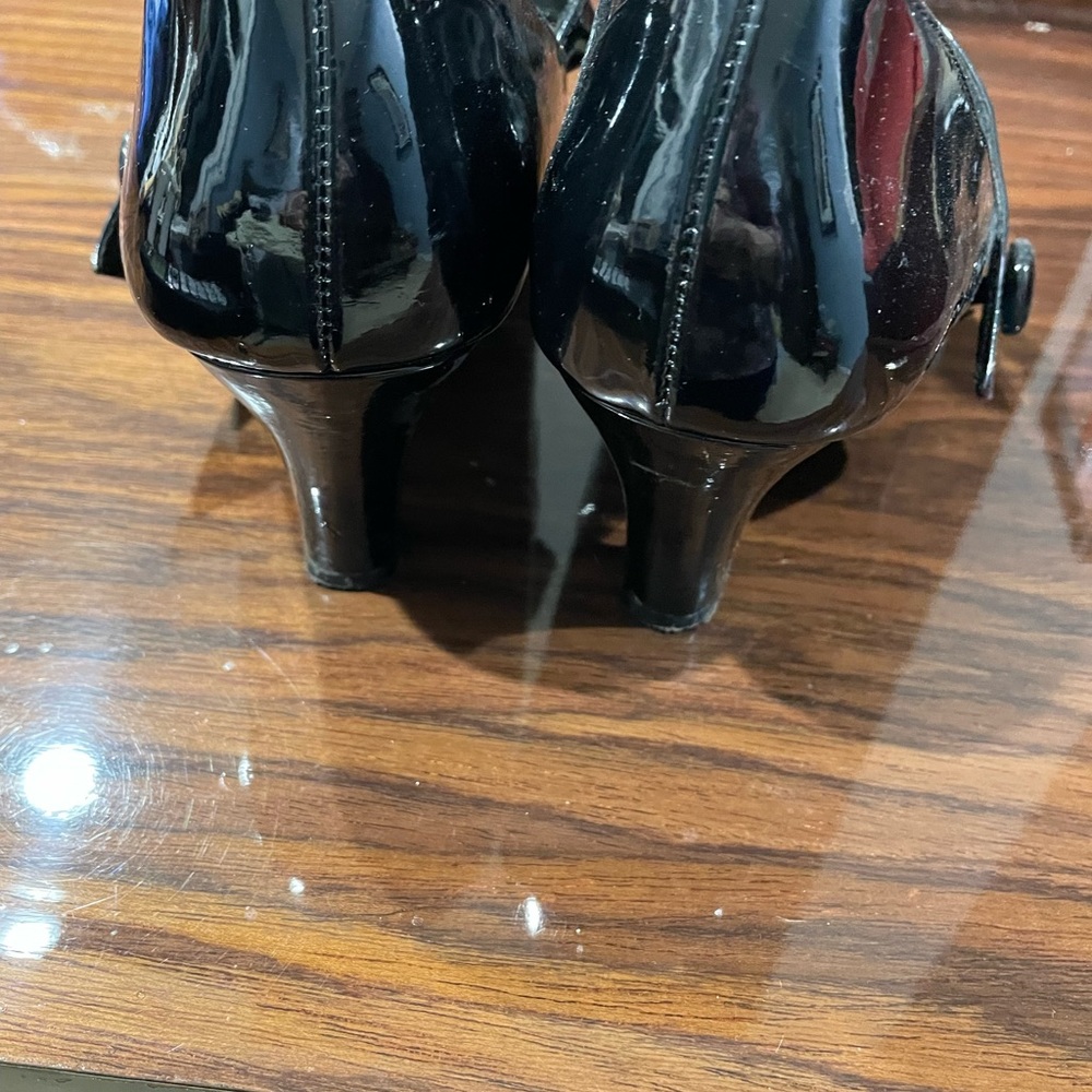 Black shoe